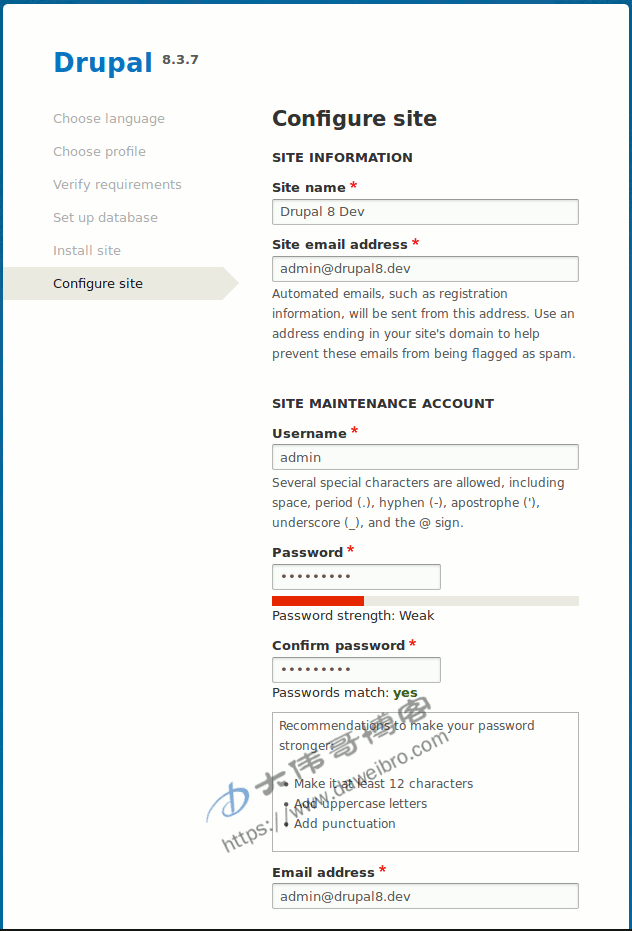 配置drupal网站的名称，管理员用户名和密码
